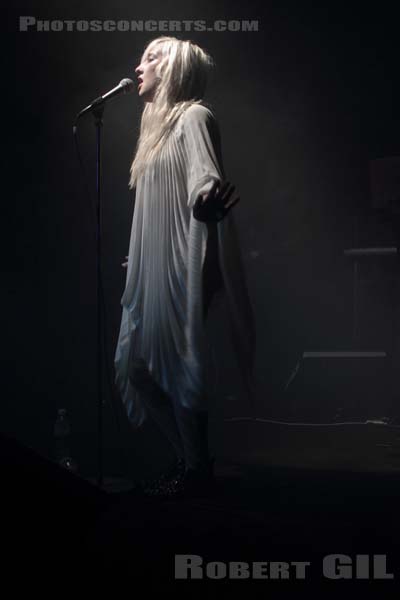 ZOLA JESUS - 2011-09-28 - PARIS - Point Ephemere - 